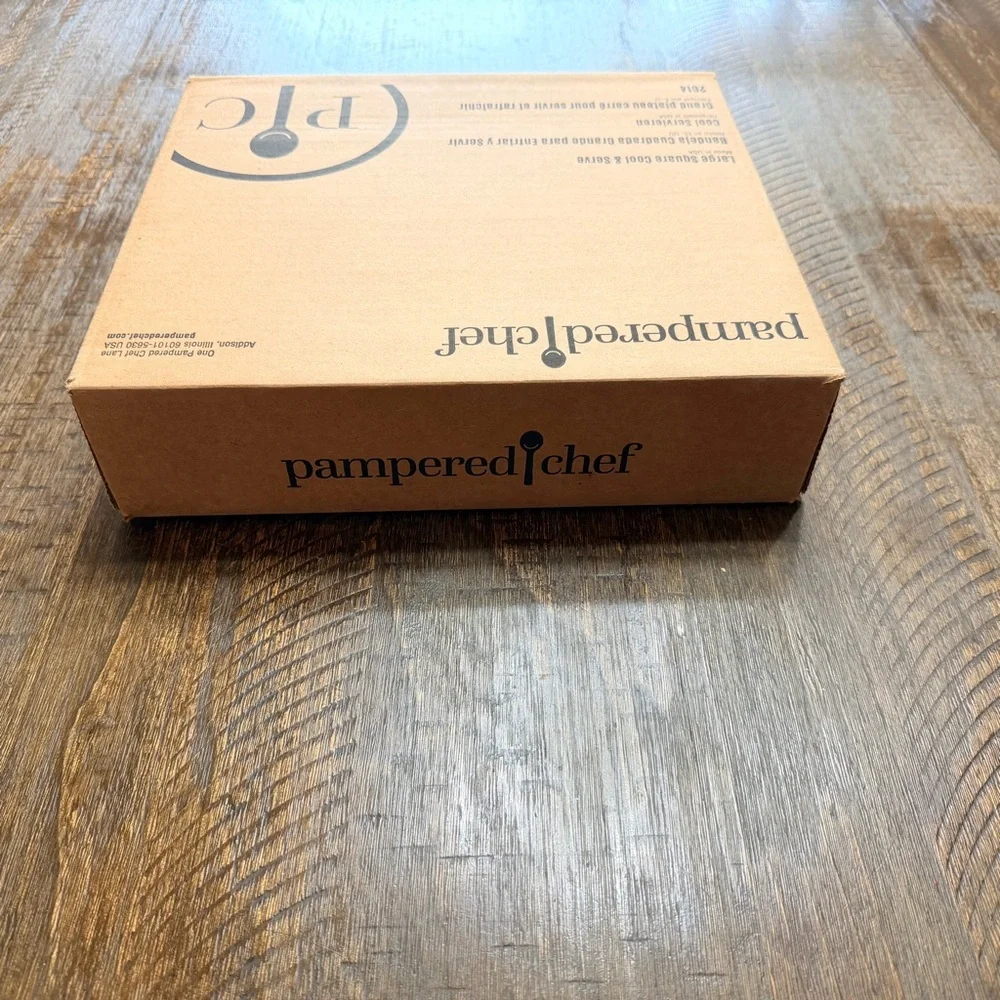 NEW Pampered Chef’s Large Square Cool & Serve - Picture 5 of 5